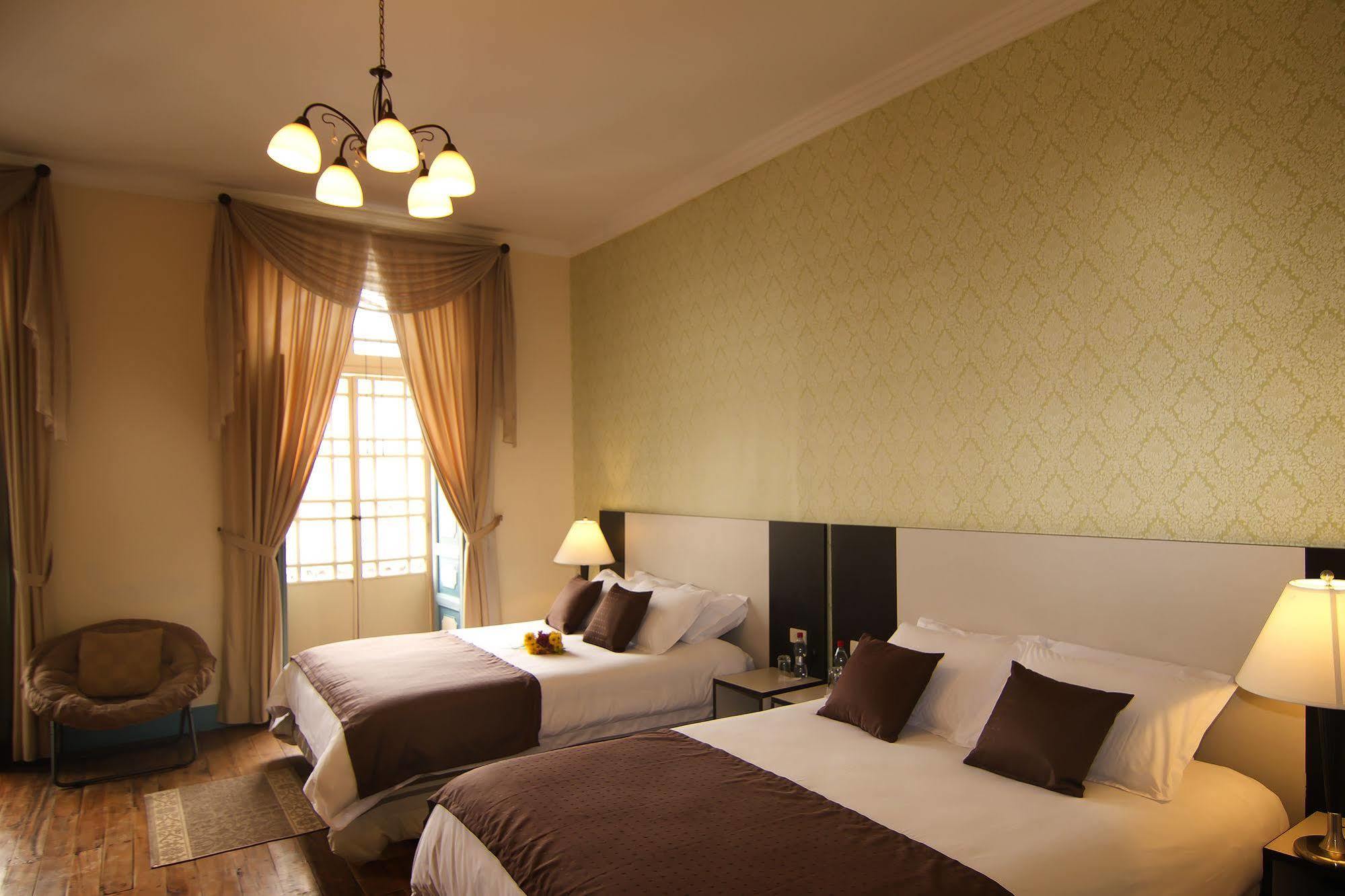 Del Parque Hotel & Suites Cuenca Exteriör bild